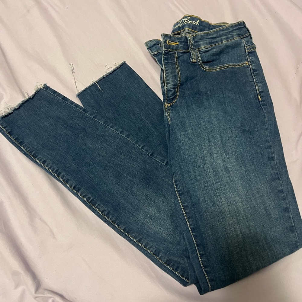 High-Rise Raw Hem Women's Jeans - Blue